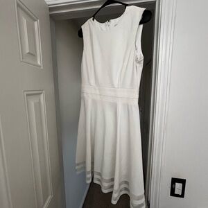 Elegant White Sleeveless Dress